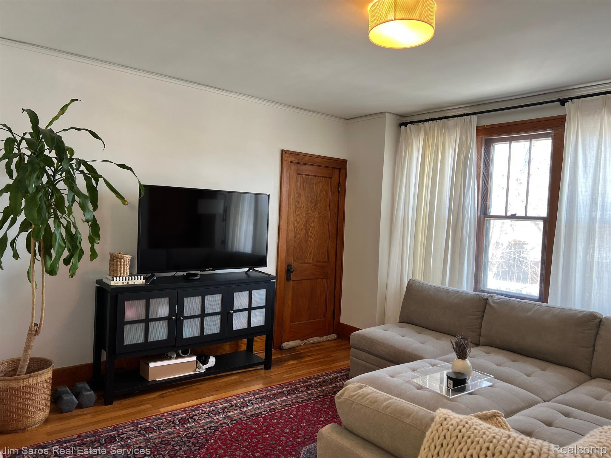 1055 Wayburn