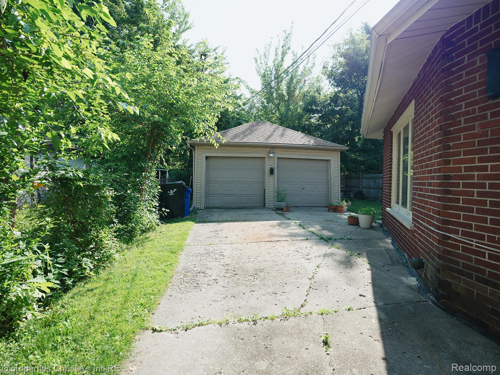4858 Yorkshire Road