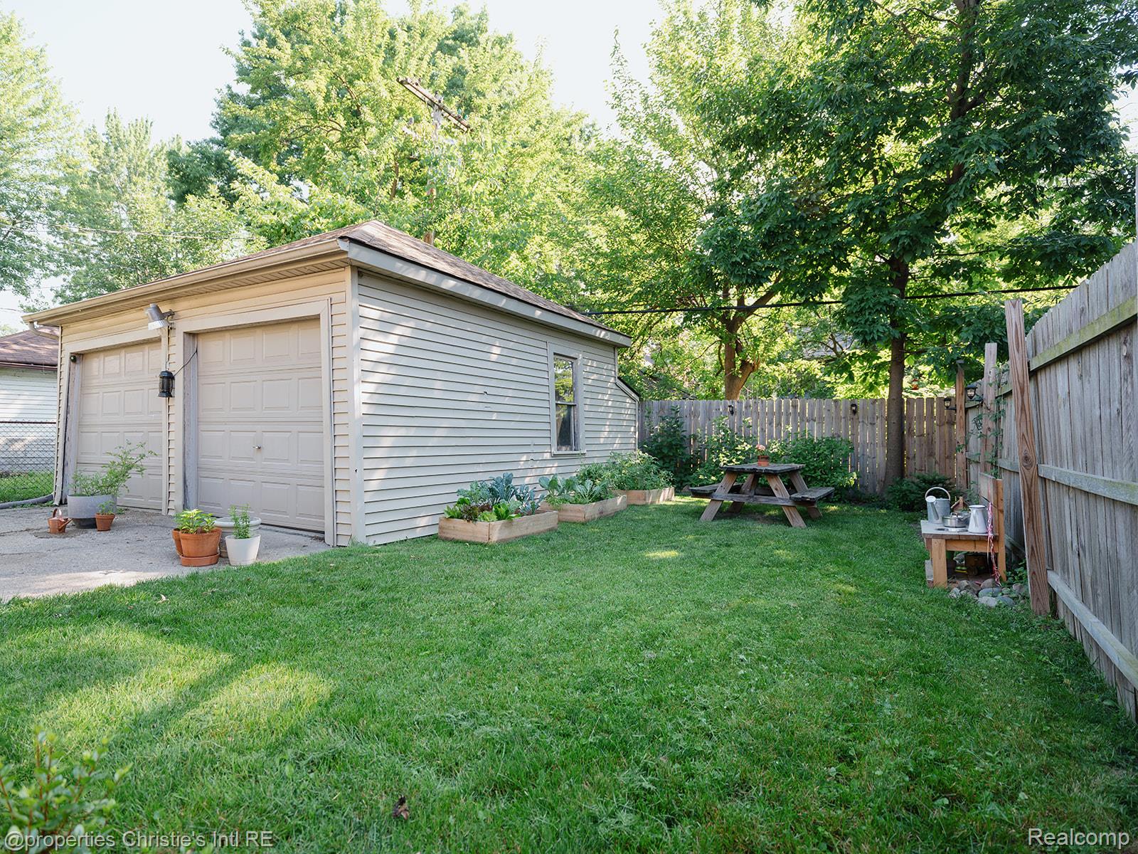 4858 Yorkshire Road