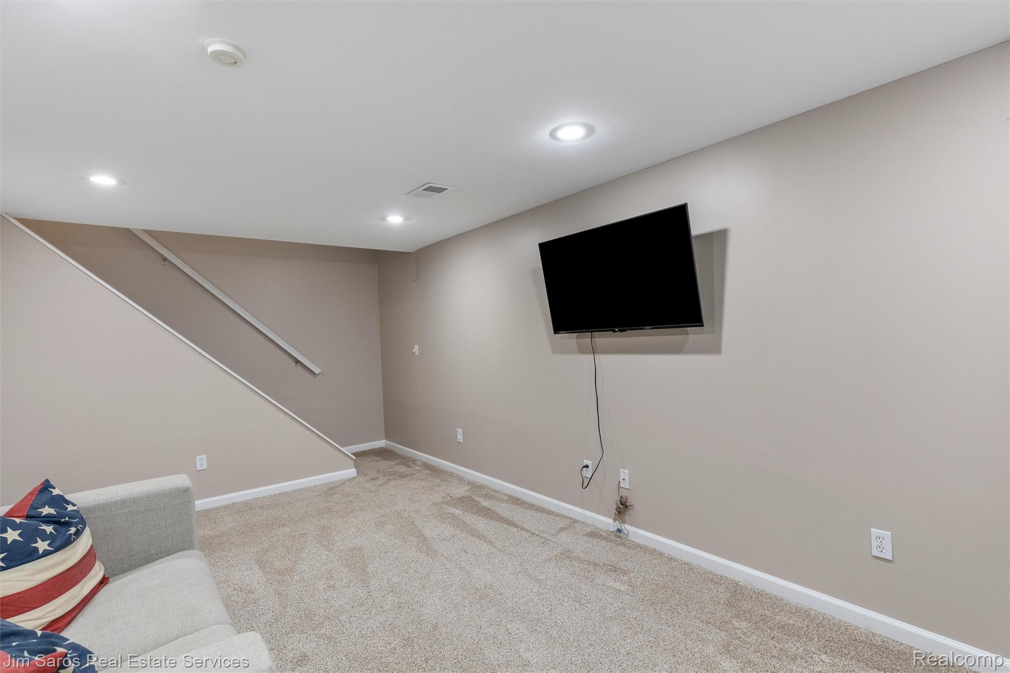 1511 E 5th Street