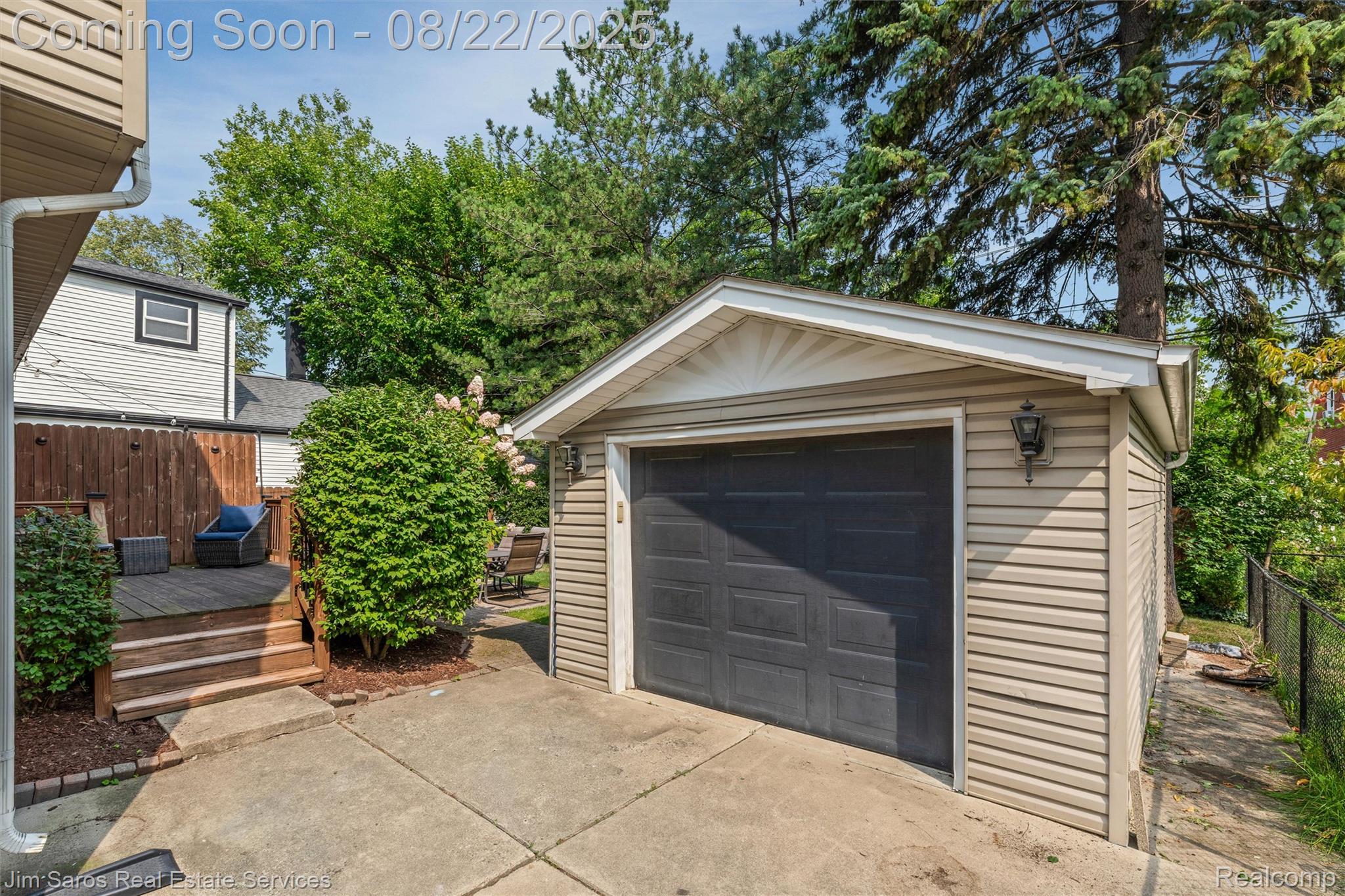 1511 E 5th Street