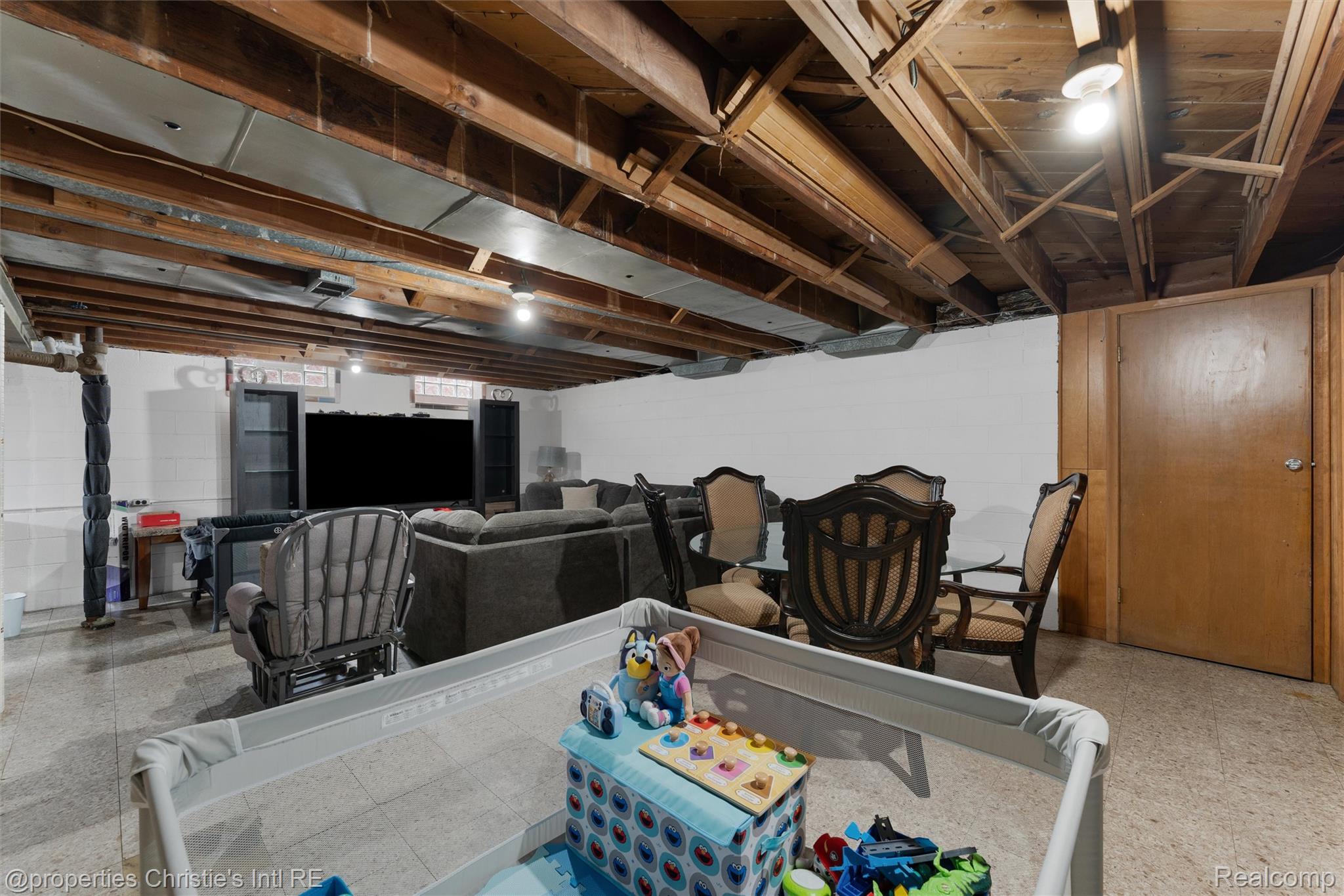 20312 Yale Street