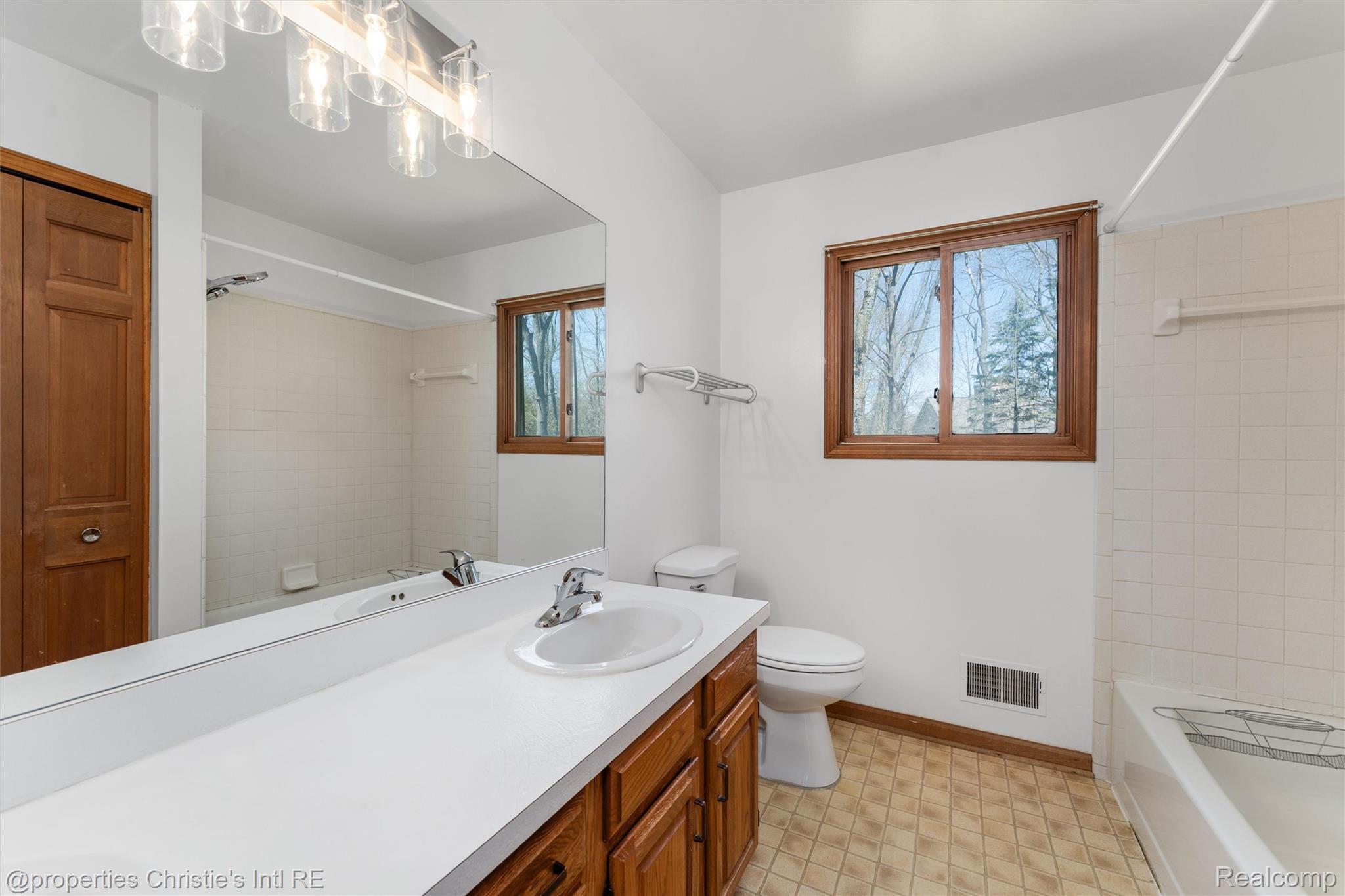 7514 Olde Sturbridge Trail