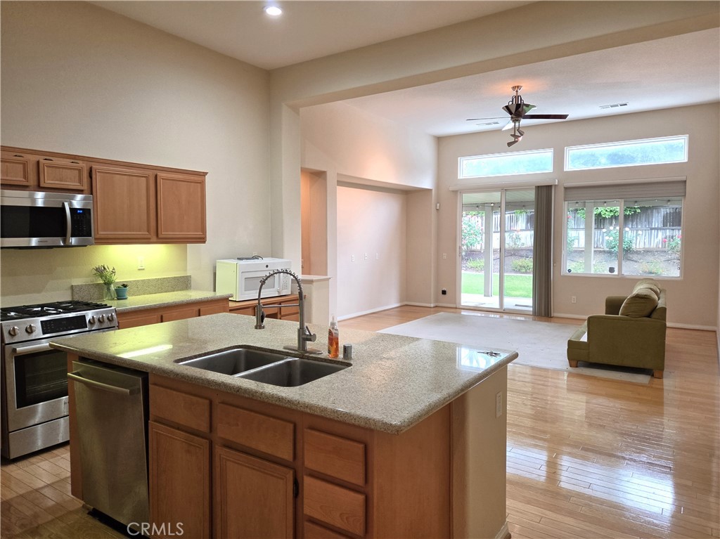 1140 N Shooting Star Drive