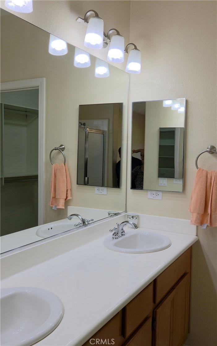 1140 N Shooting Star Drive