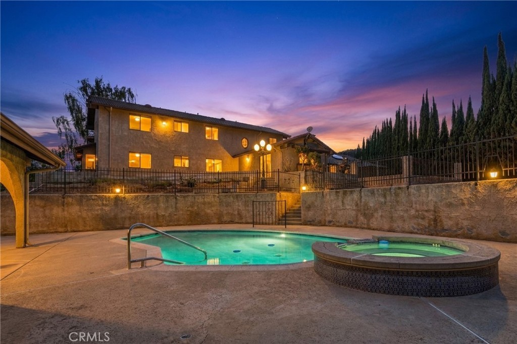 8956 Oak Creek Rd