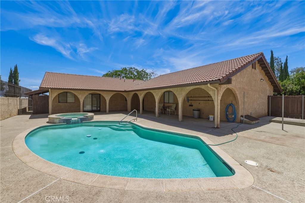 8956 Oak Creek Rd