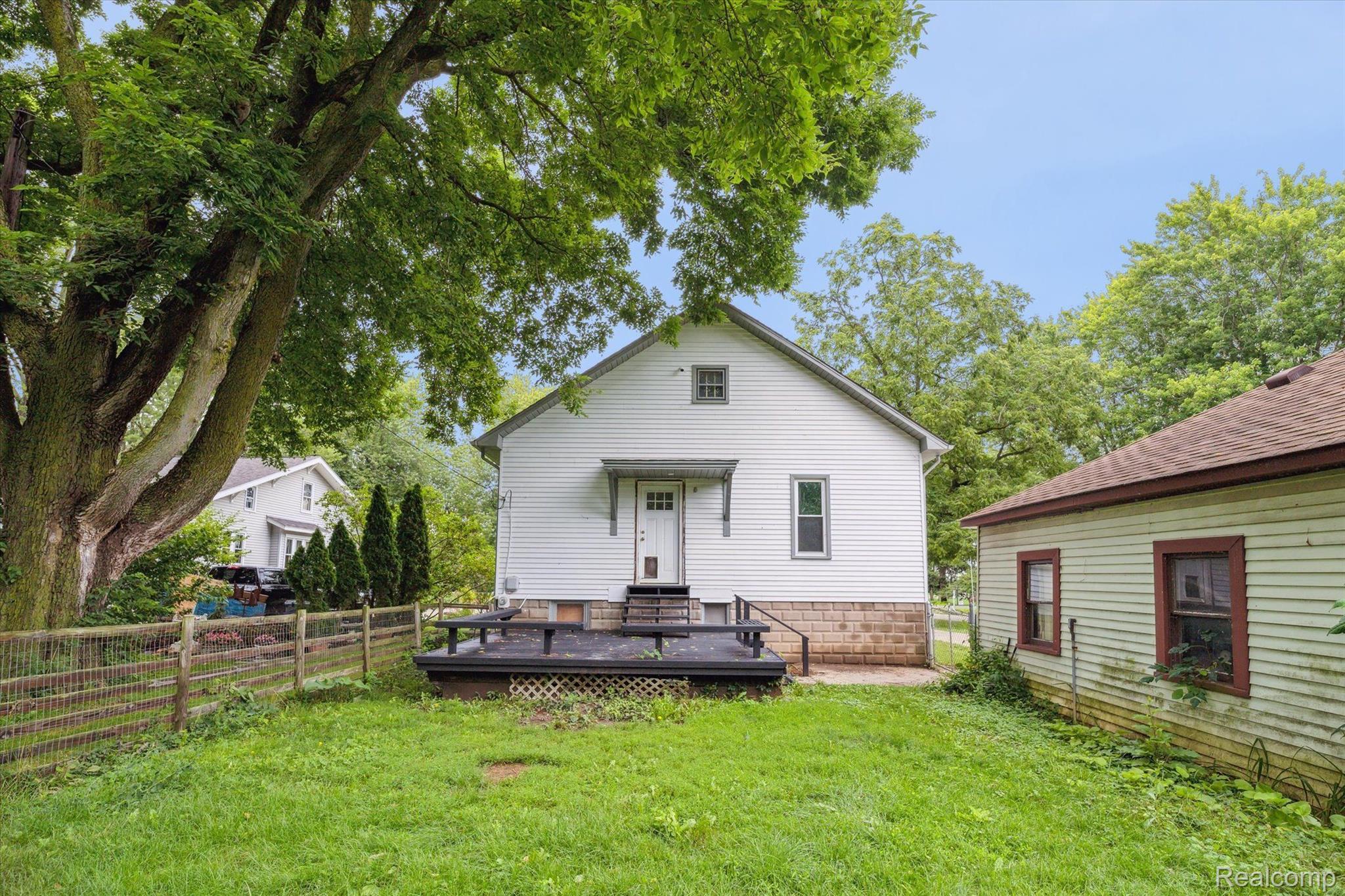27136 E RIVER Road