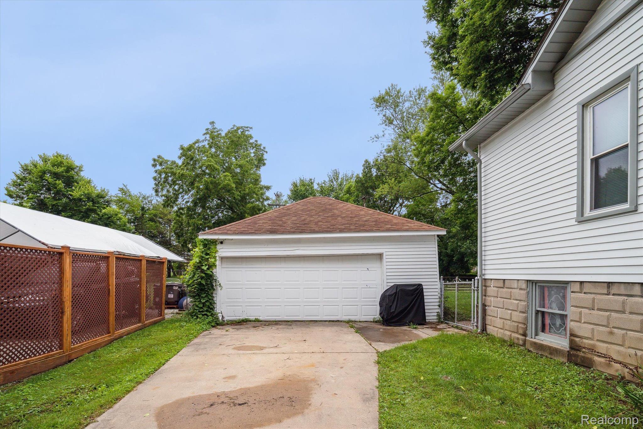 27136 E RIVER Road