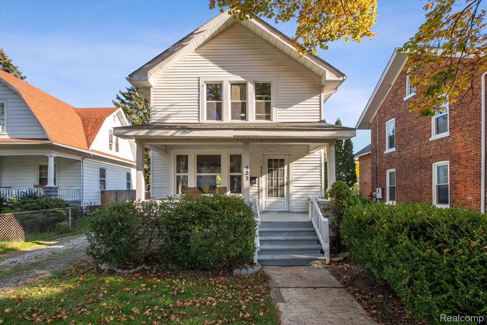 523 SMITH Street