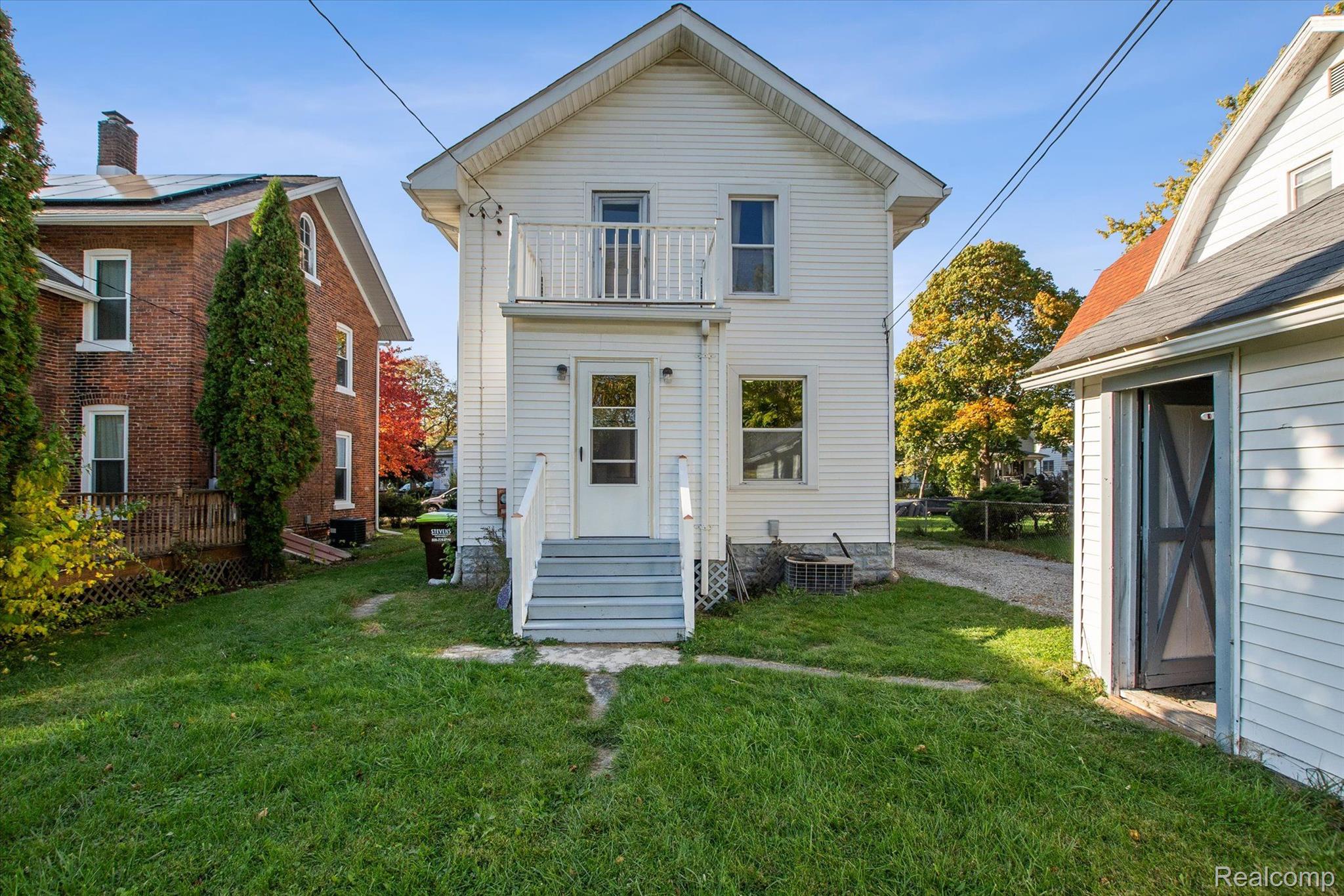 523 SMITH Street