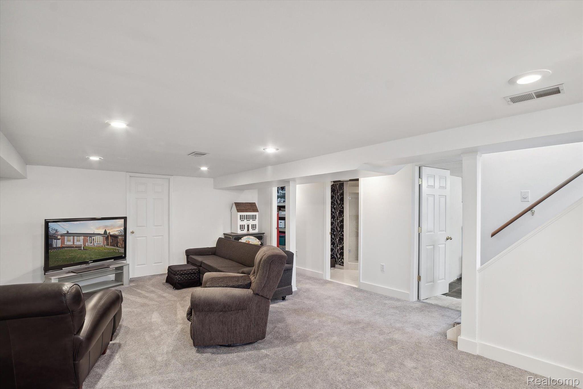 16127 WINDERMERE Circle