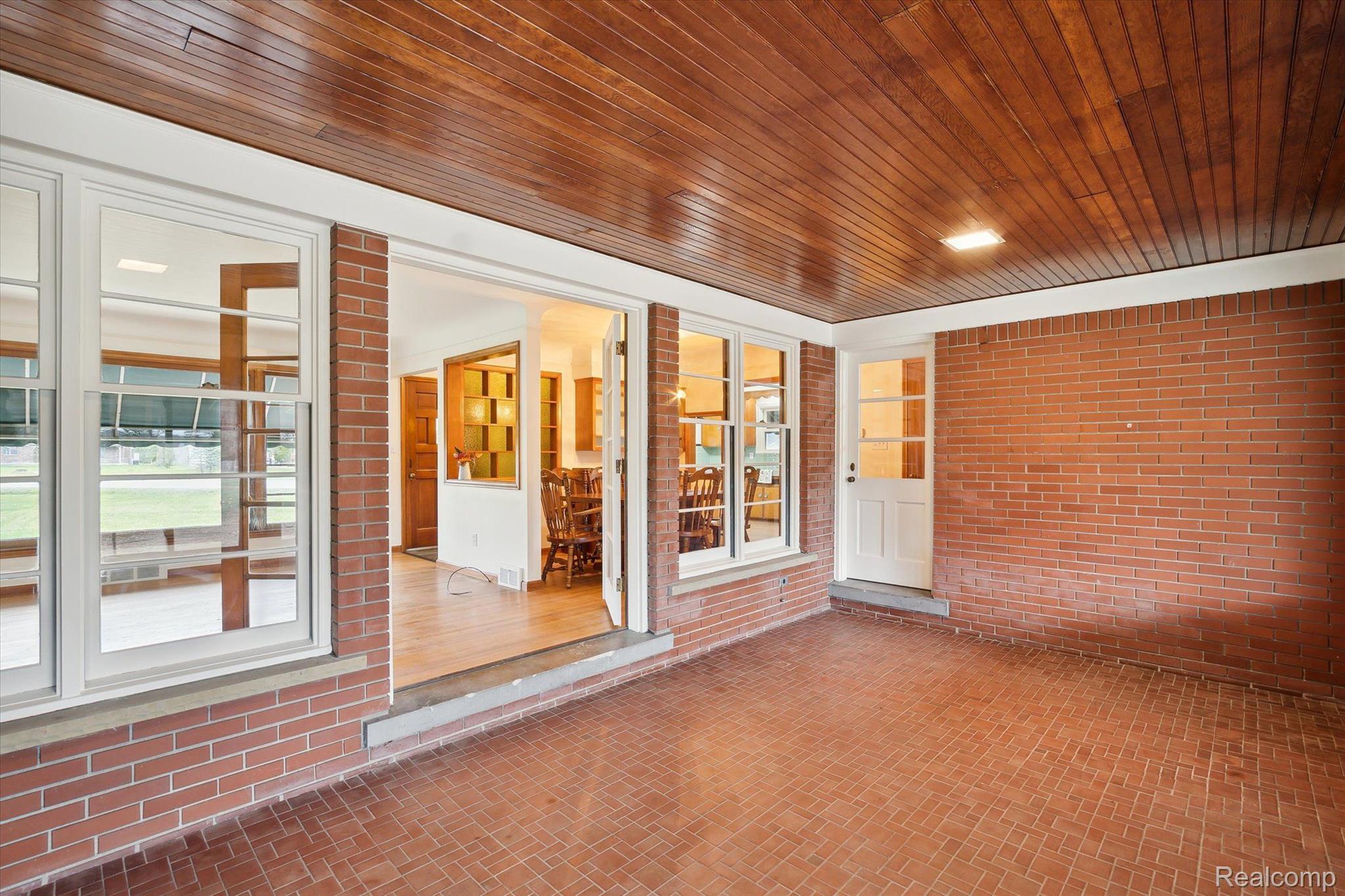 27627 W HURON RIVER Drive