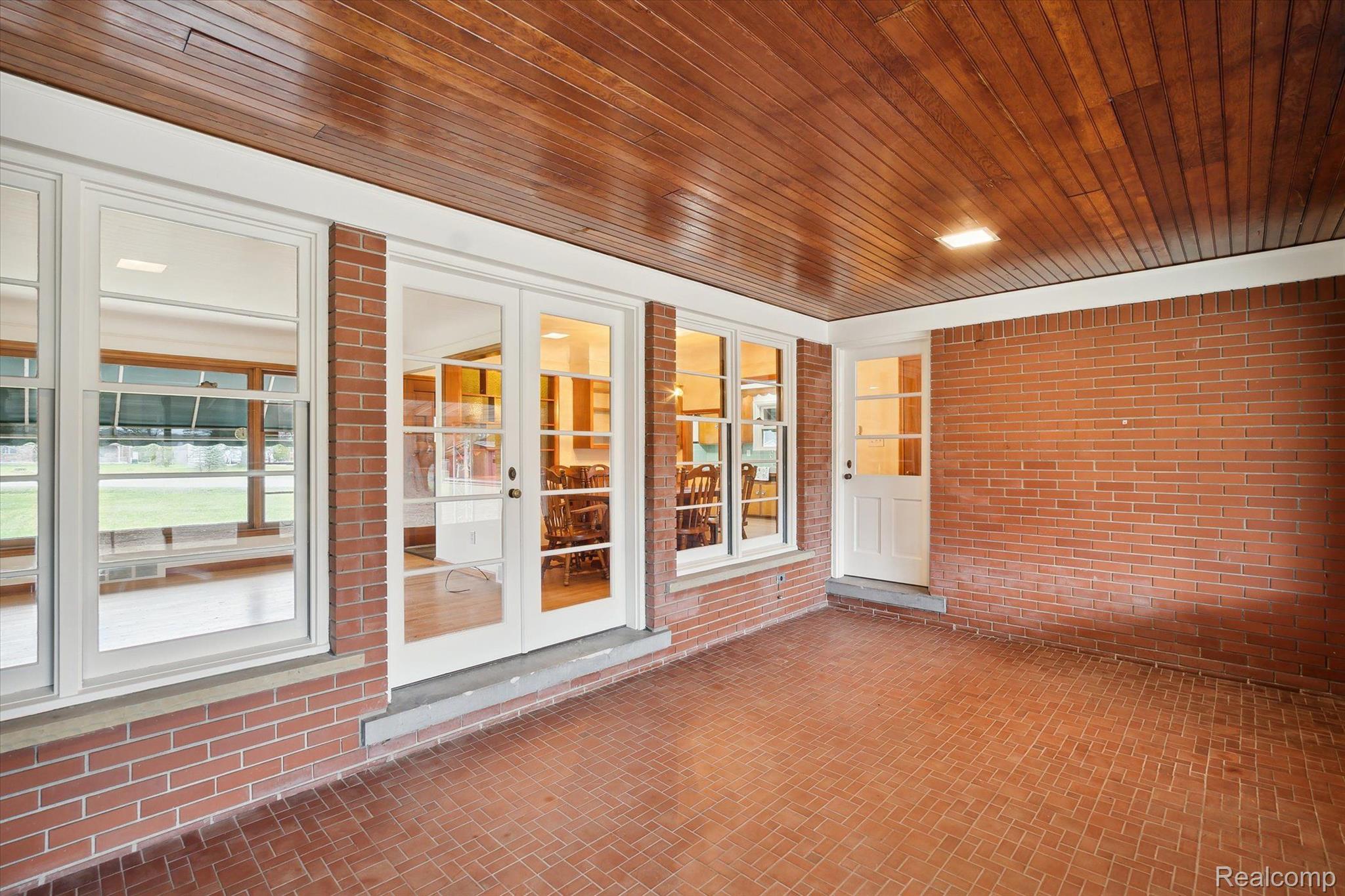 27627 W HURON RIVER Drive