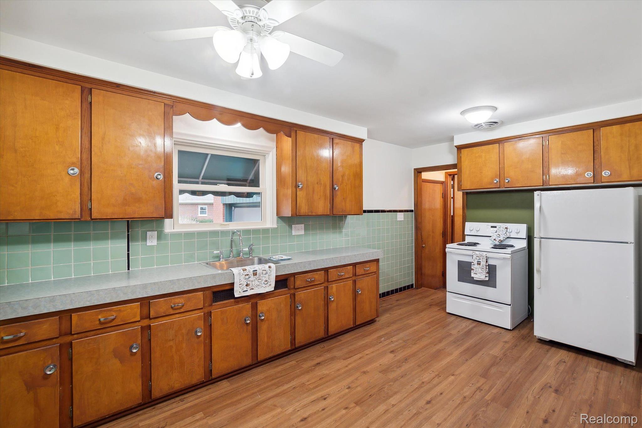 27627 W HURON RIVER Drive
