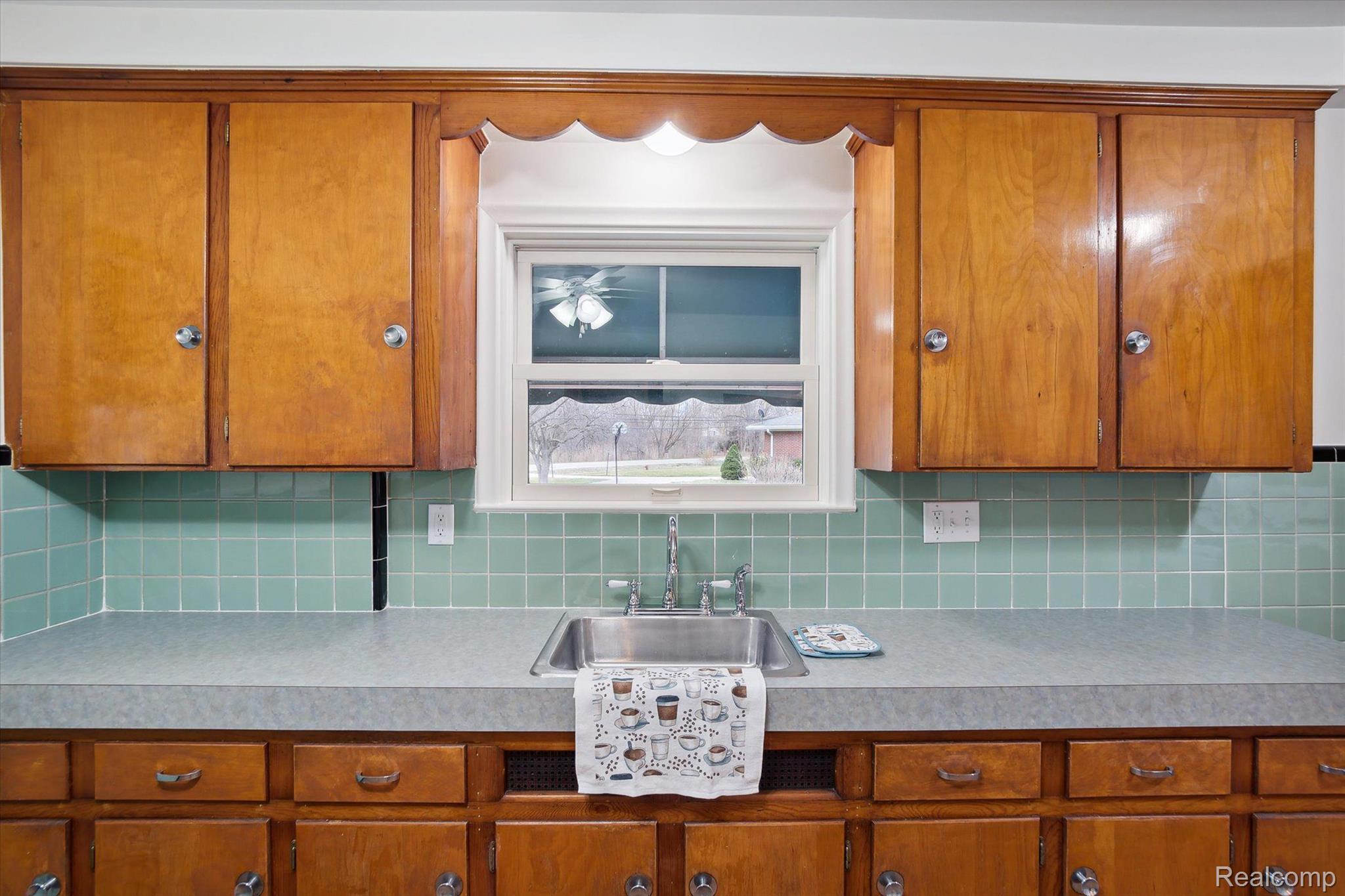 27627 W HURON RIVER Drive