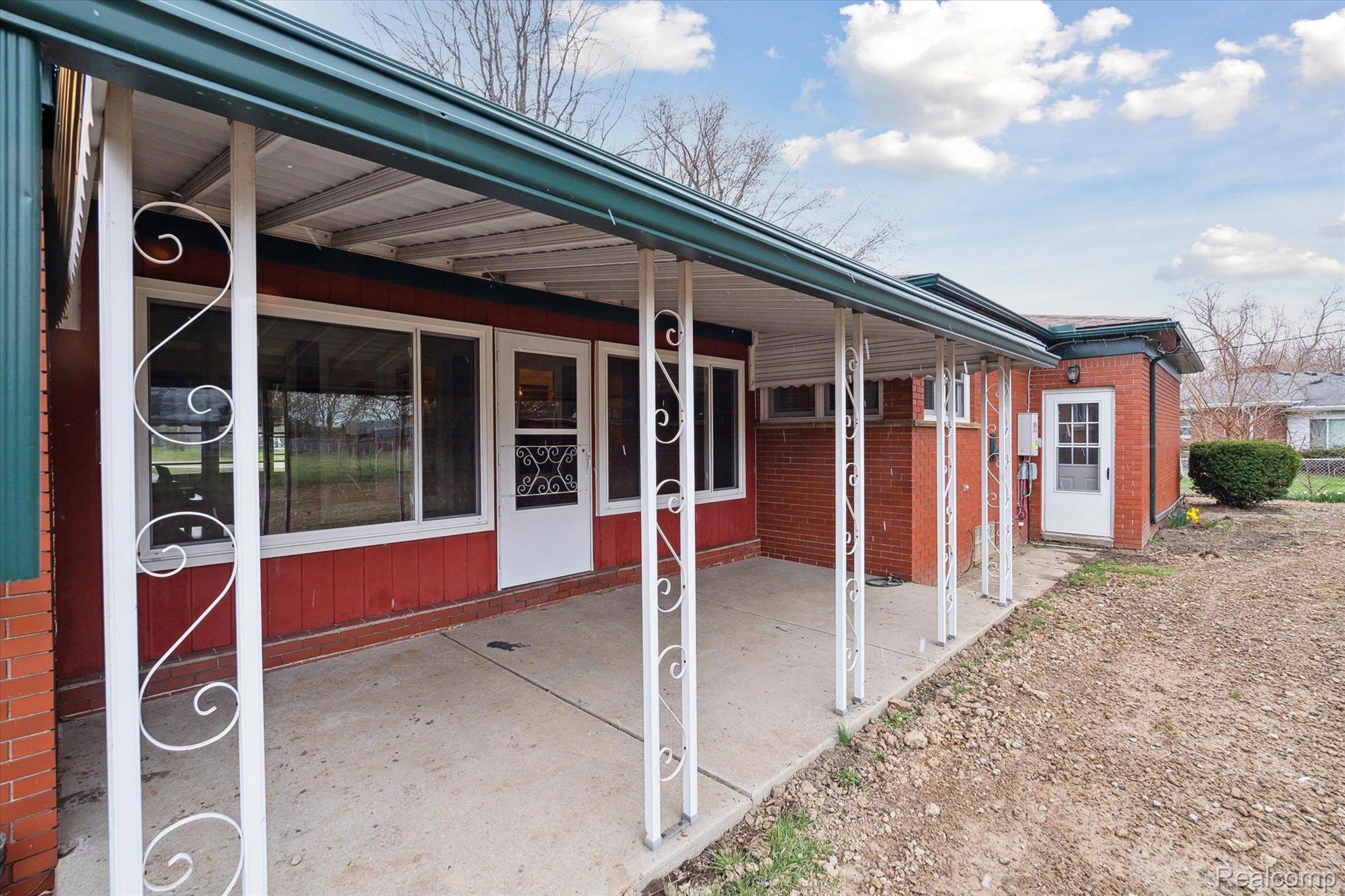 27627 W HURON RIVER Drive