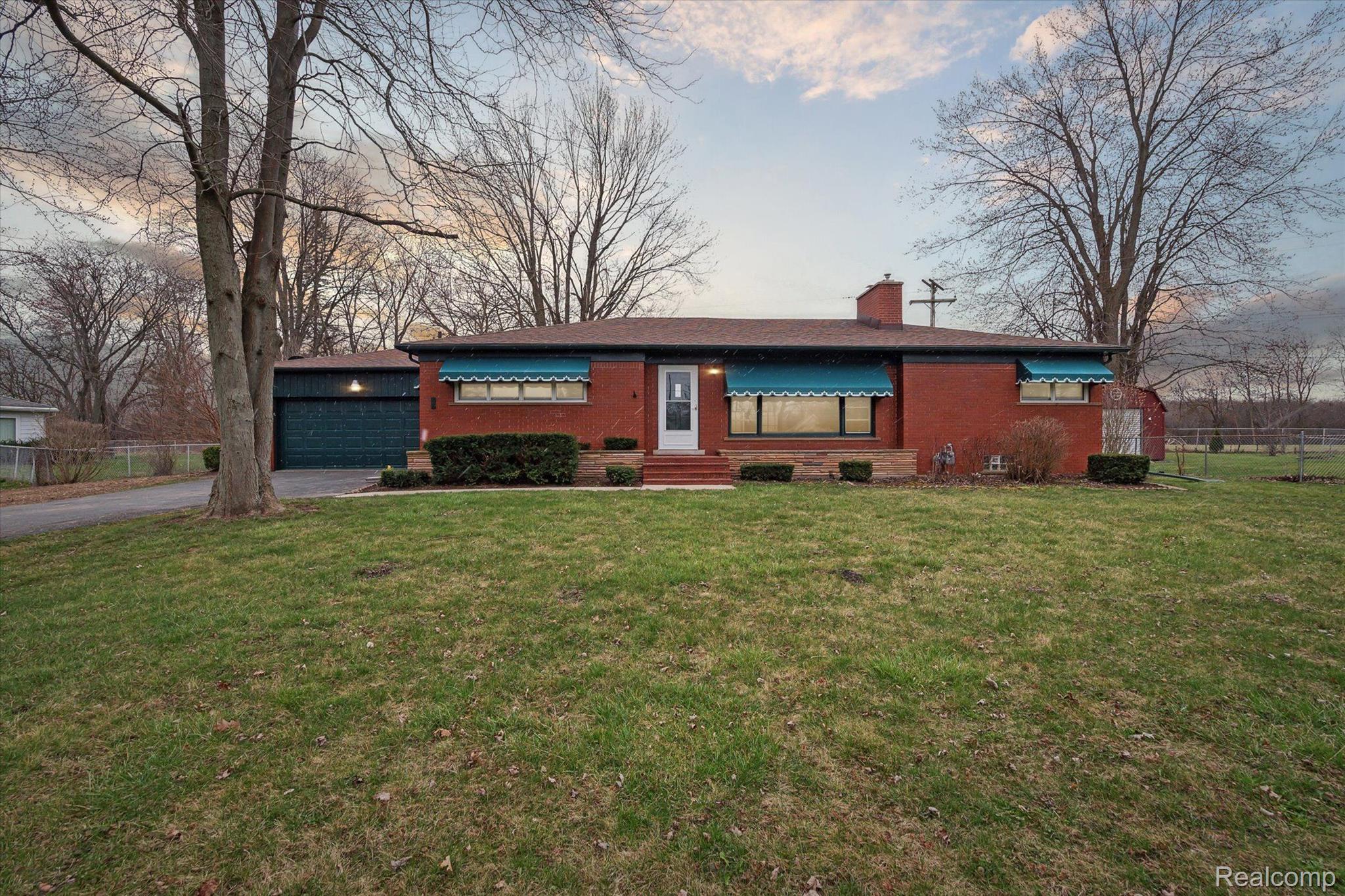 27627 W HURON RIVER Drive