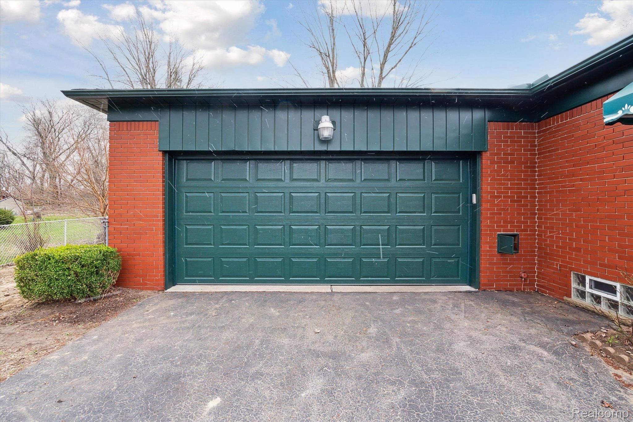 27627 W HURON RIVER Drive