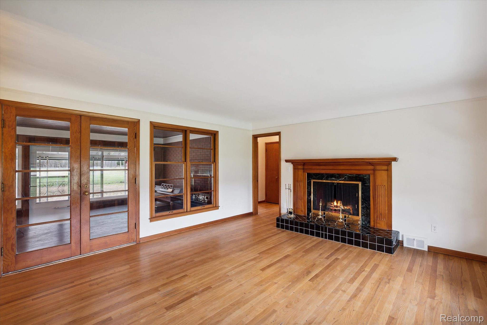 27627 W HURON RIVER Drive