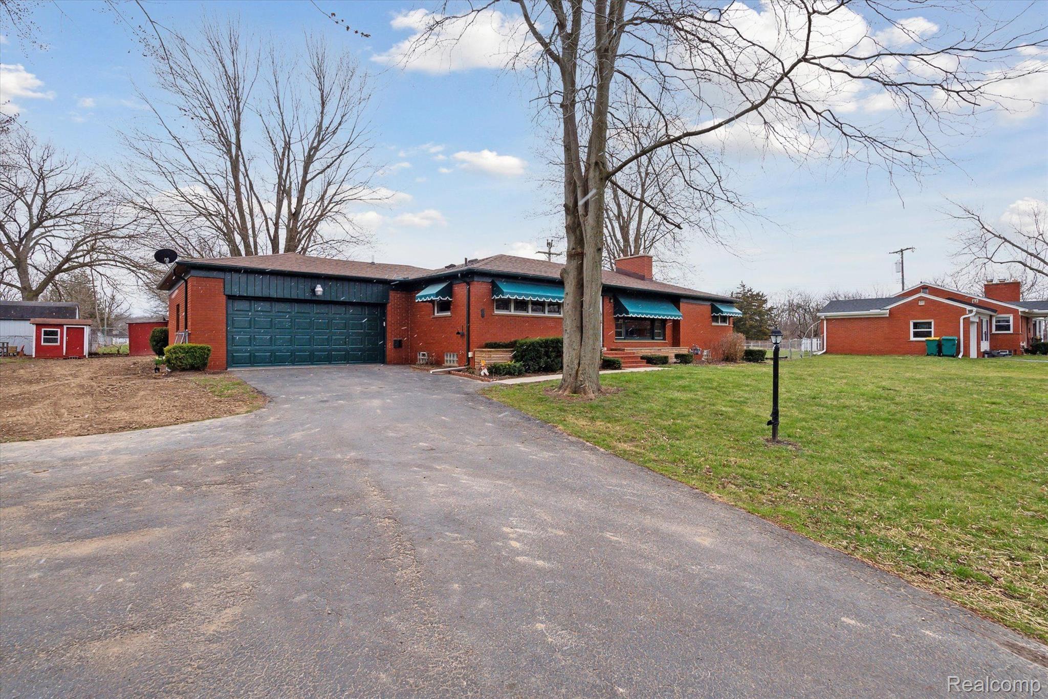 27627 W HURON RIVER Drive