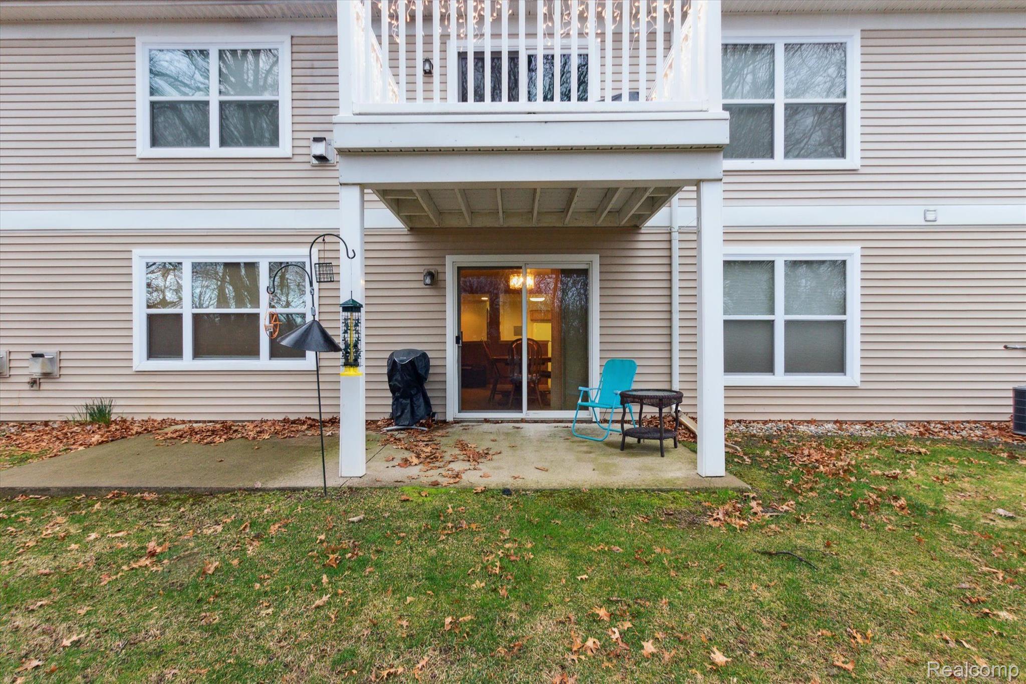 566 FIELDSTONE Circle N