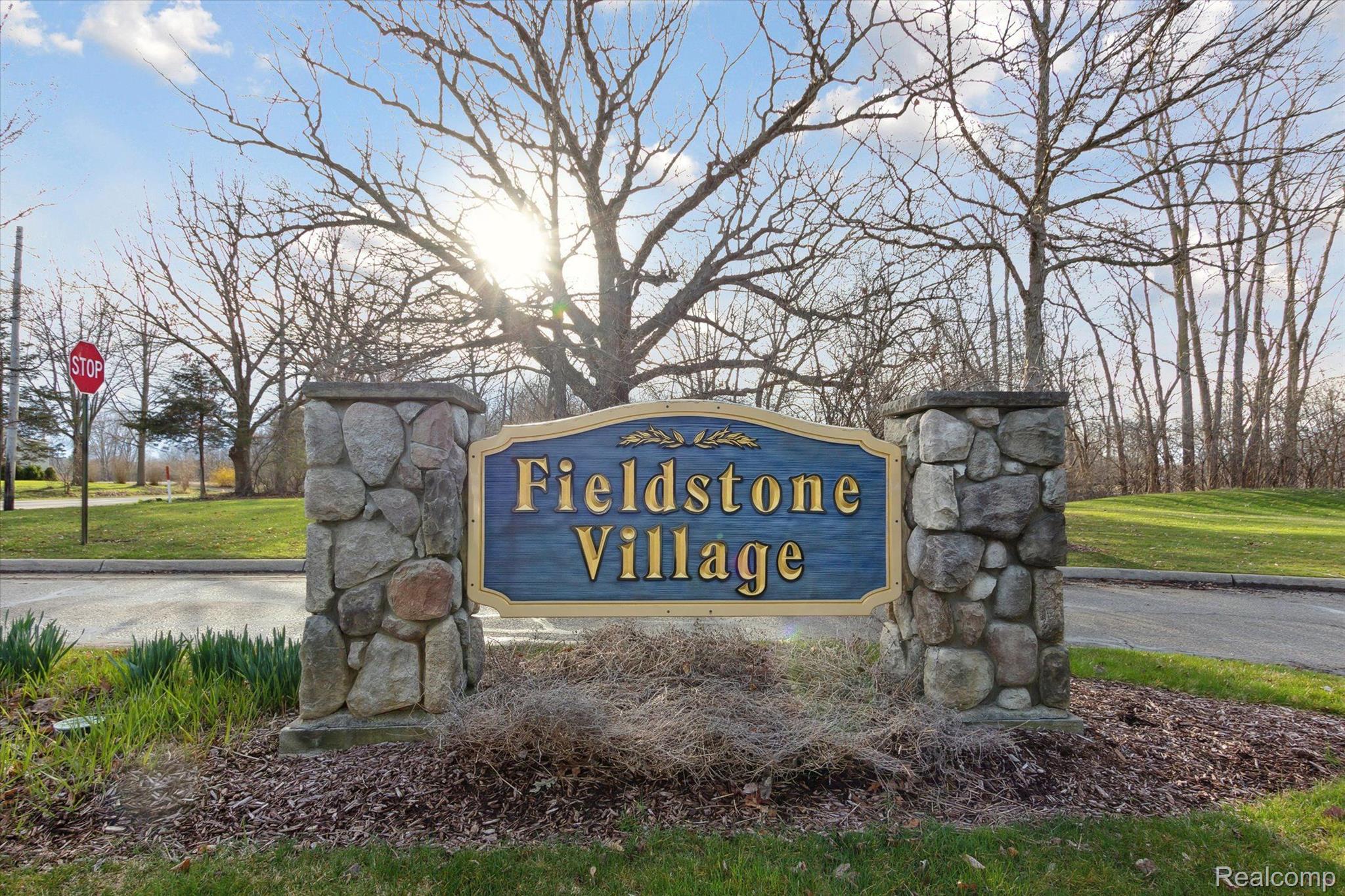 566 FIELDSTONE Circle N