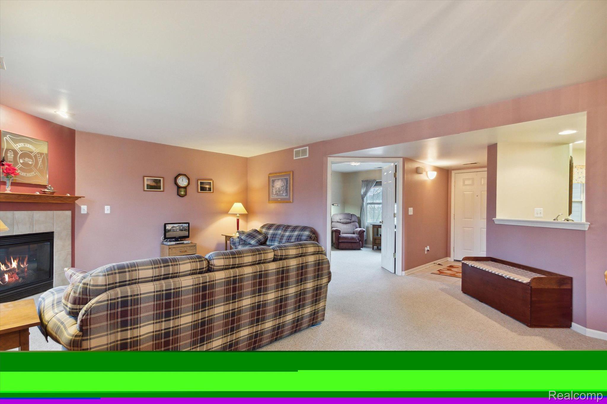 566 FIELDSTONE Circle N