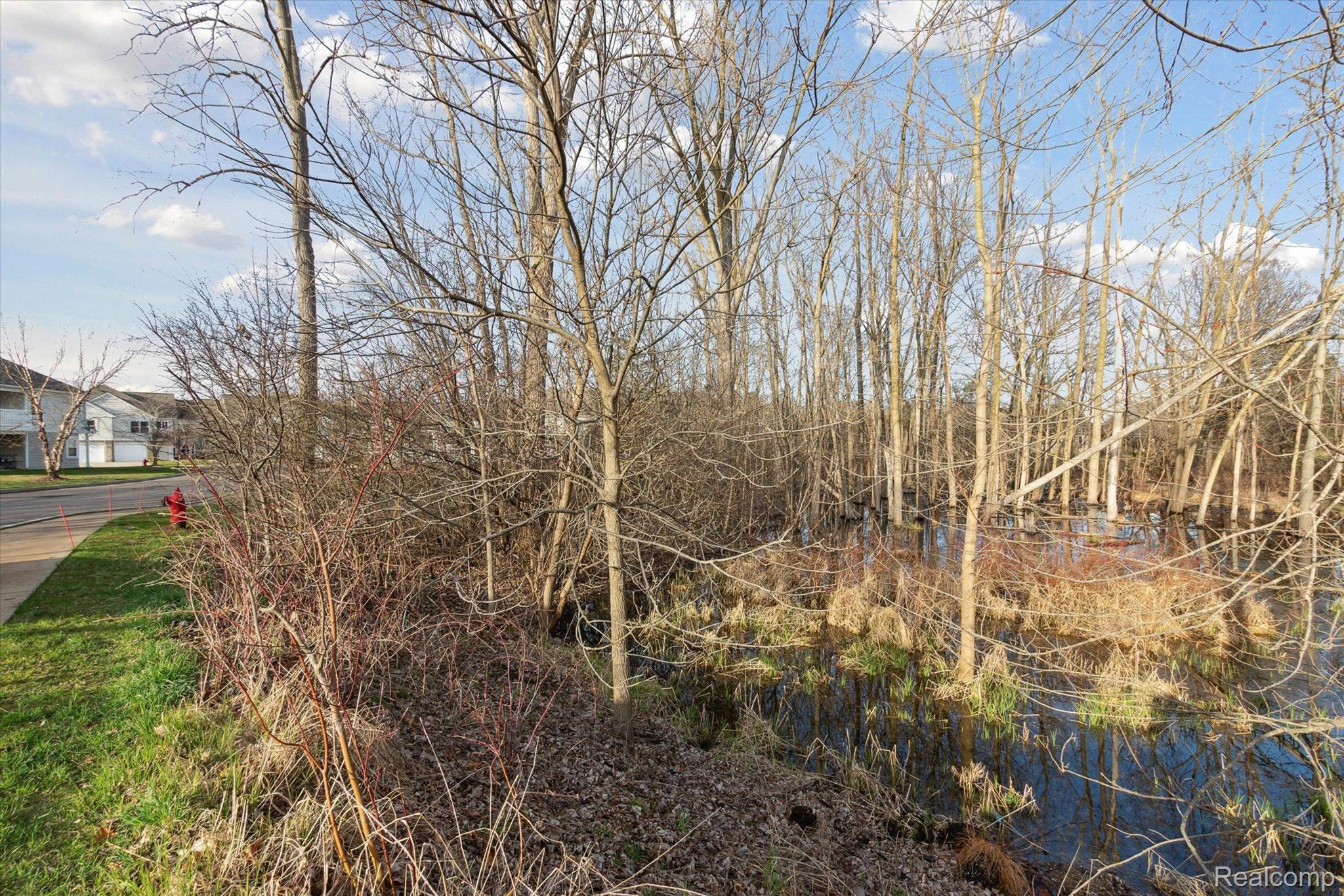 566 FIELDSTONE Circle N