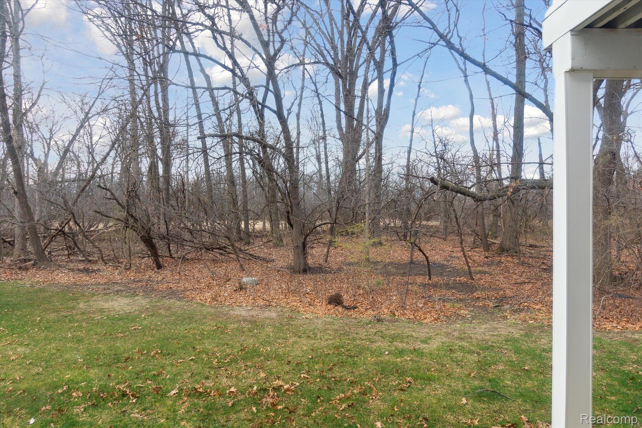 566 FIELDSTONE Circle N