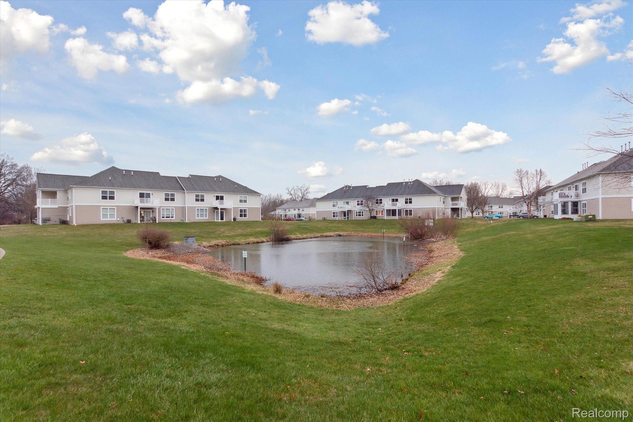 566 FIELDSTONE Circle N
