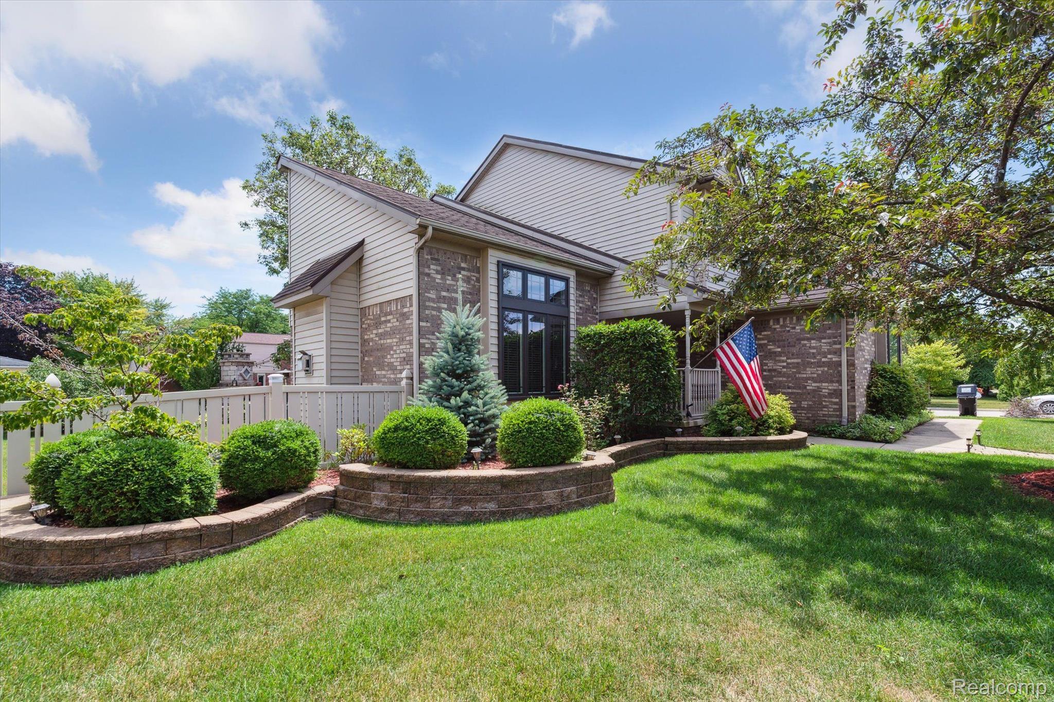 23649 LEIGHWOOD Drive