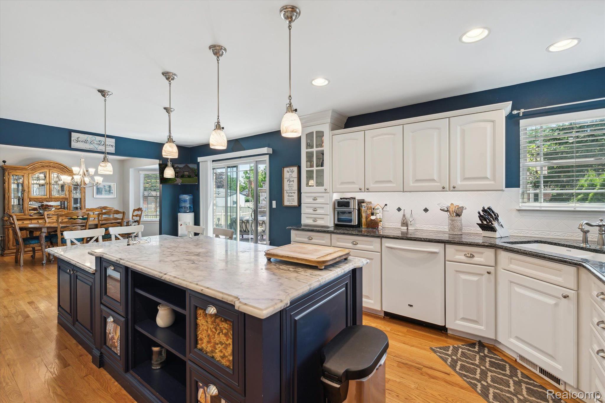 23649 LEIGHWOOD Drive
