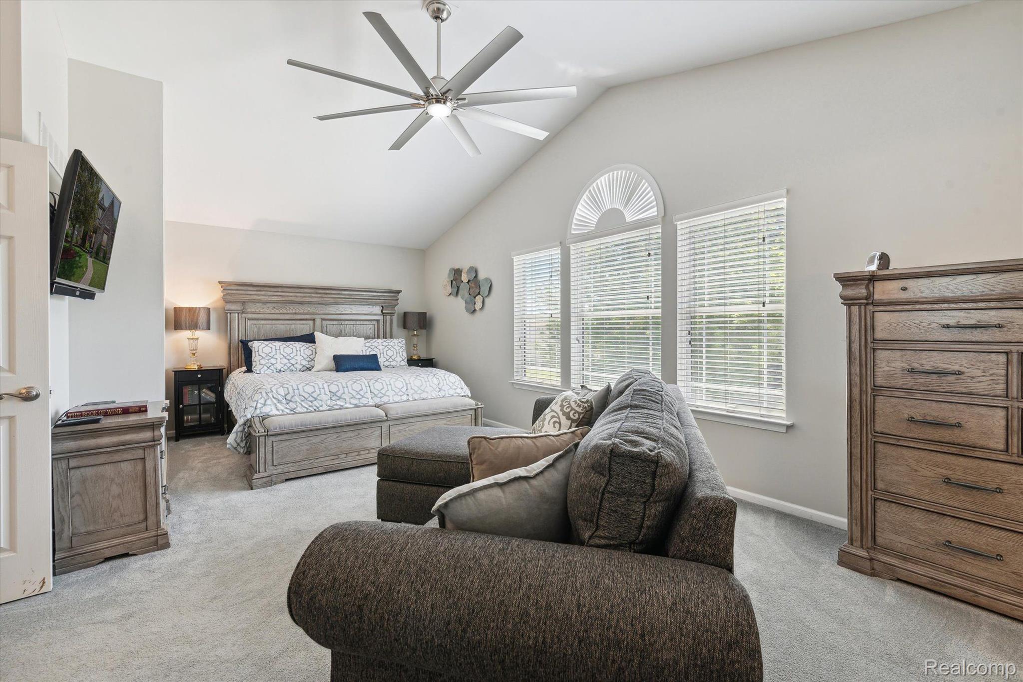 23649 LEIGHWOOD Drive