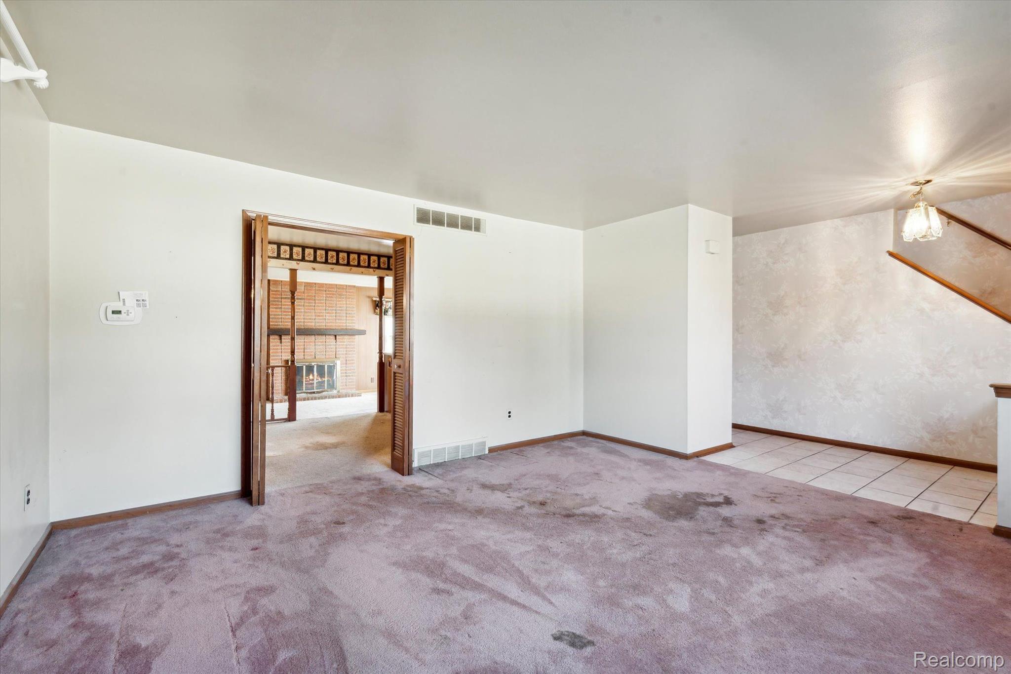 40585 PINETREE Drive