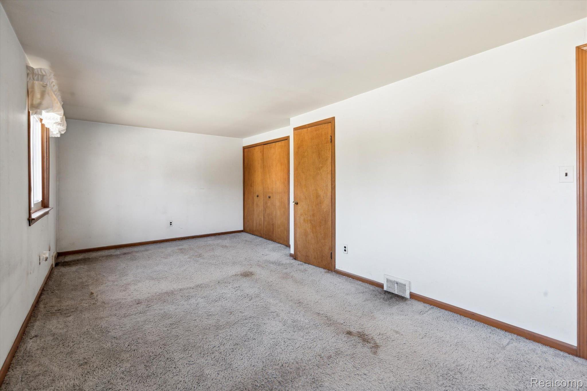 40585 PINETREE Drive