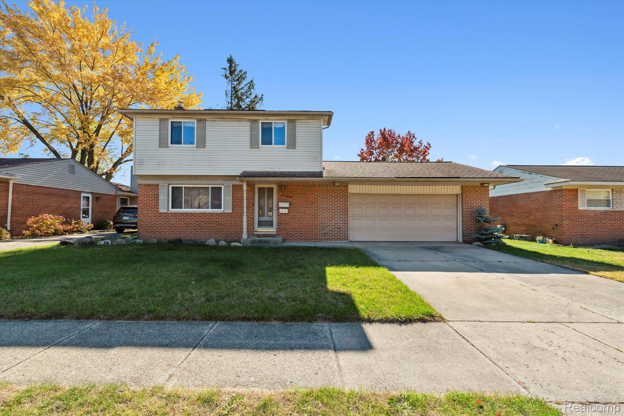 40585 PINETREE Drive