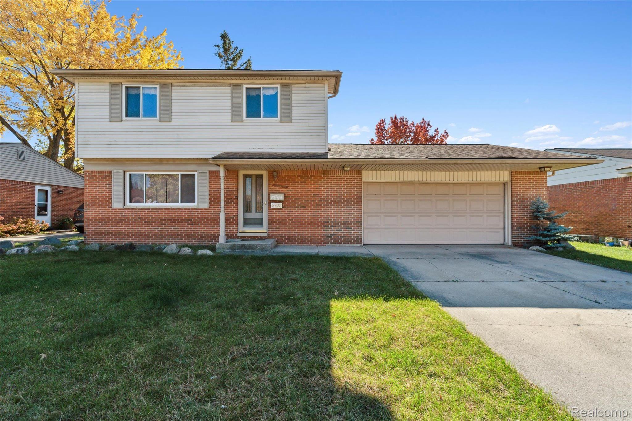 40585 PINETREE Drive