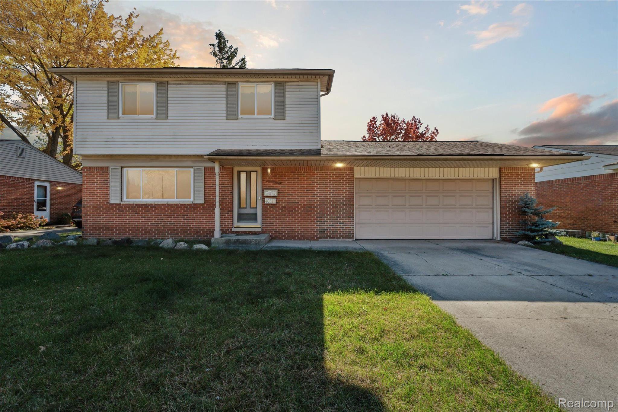 40585 PINETREE Drive