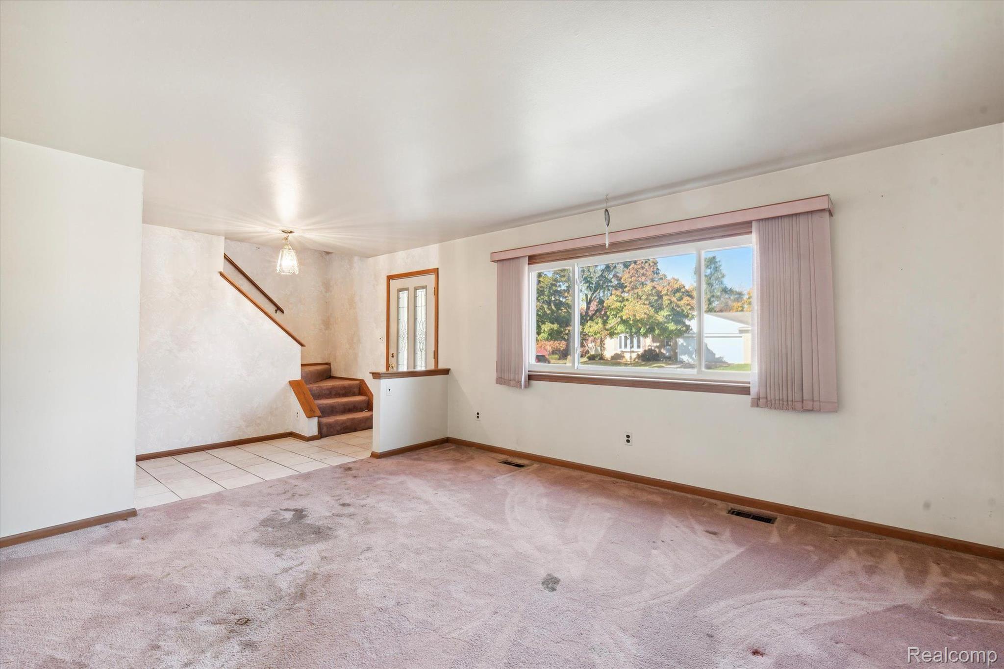 40585 PINETREE Drive