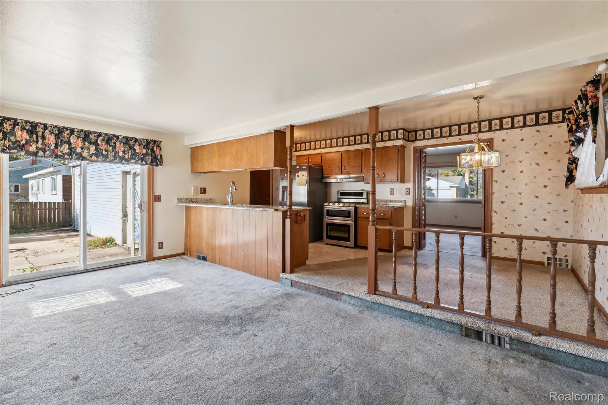 40585 PINETREE Drive