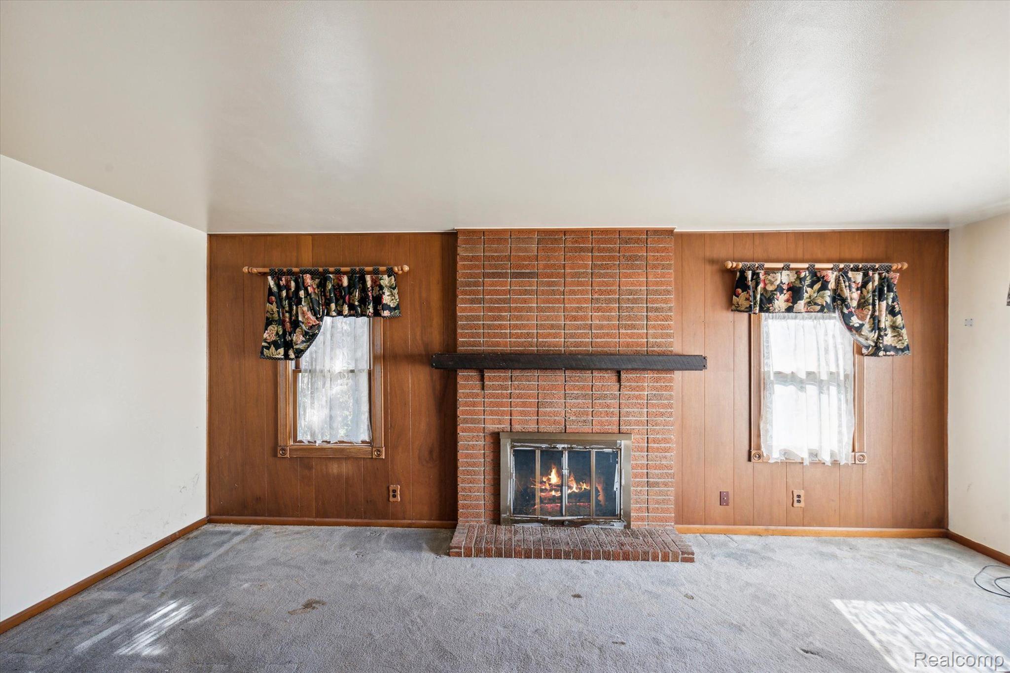 40585 PINETREE Drive
