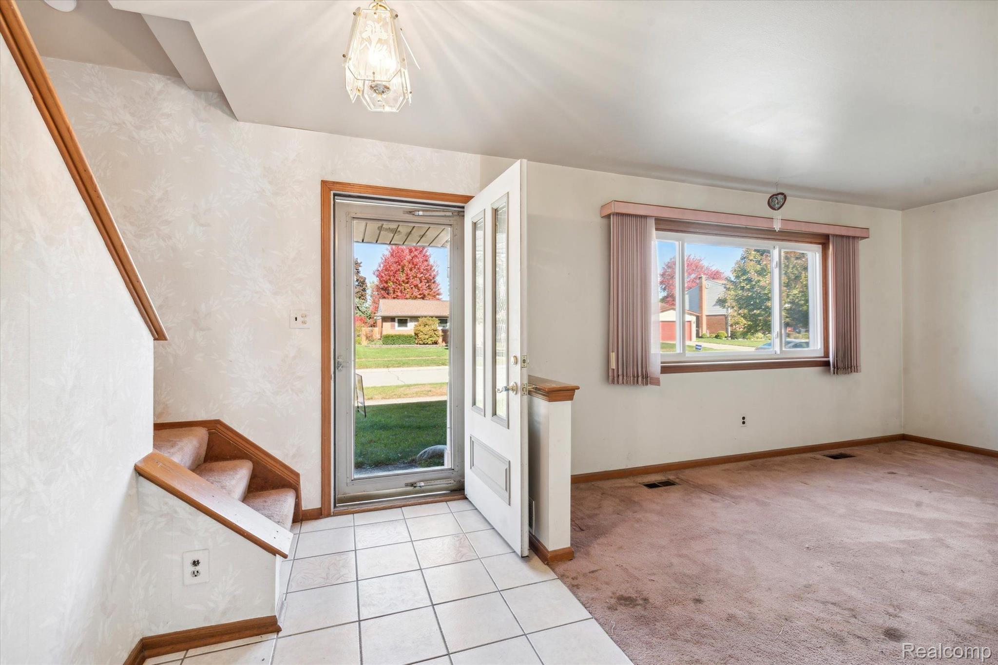 40585 PINETREE Drive