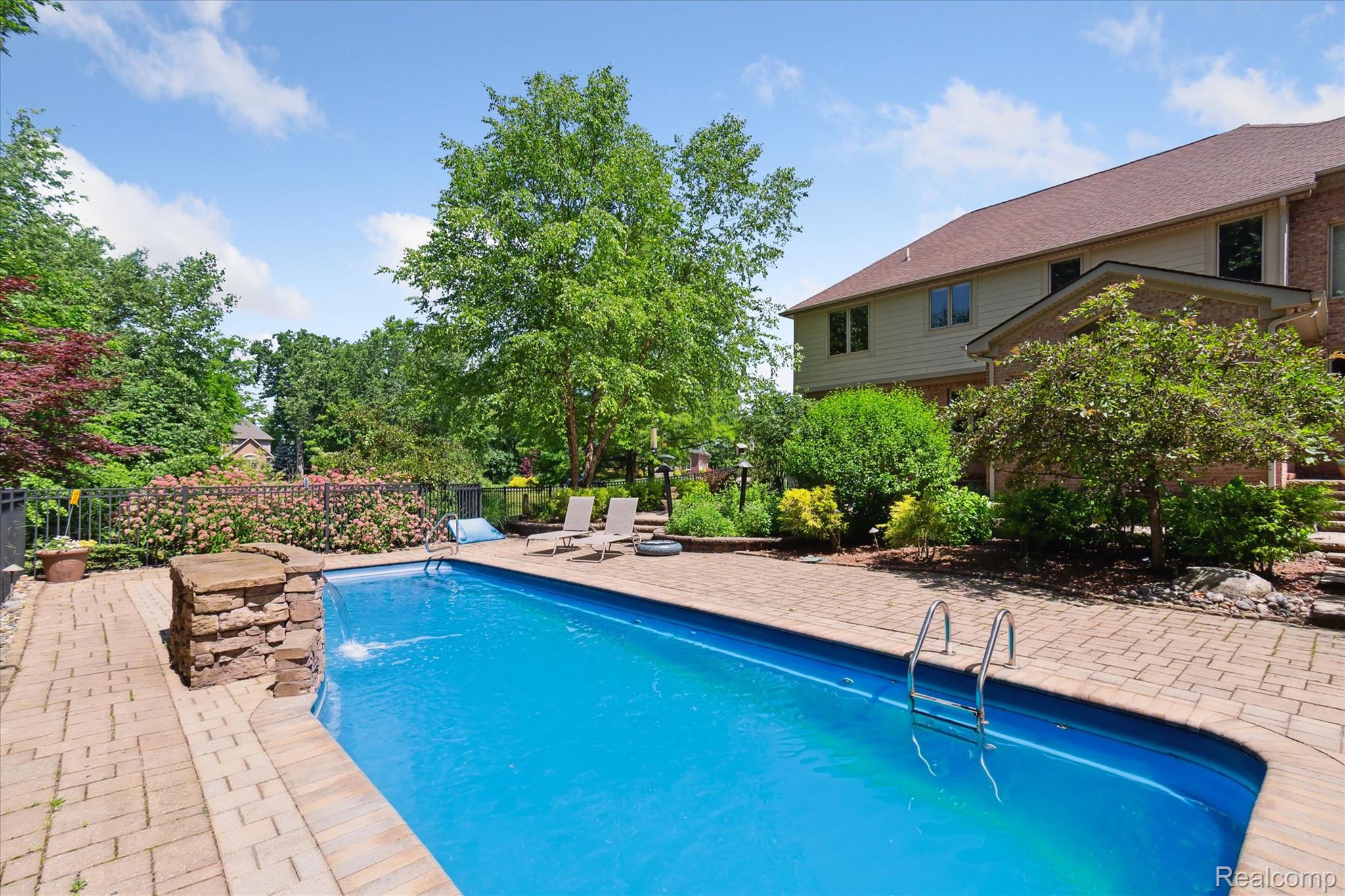 23900 Foxhollow Run
