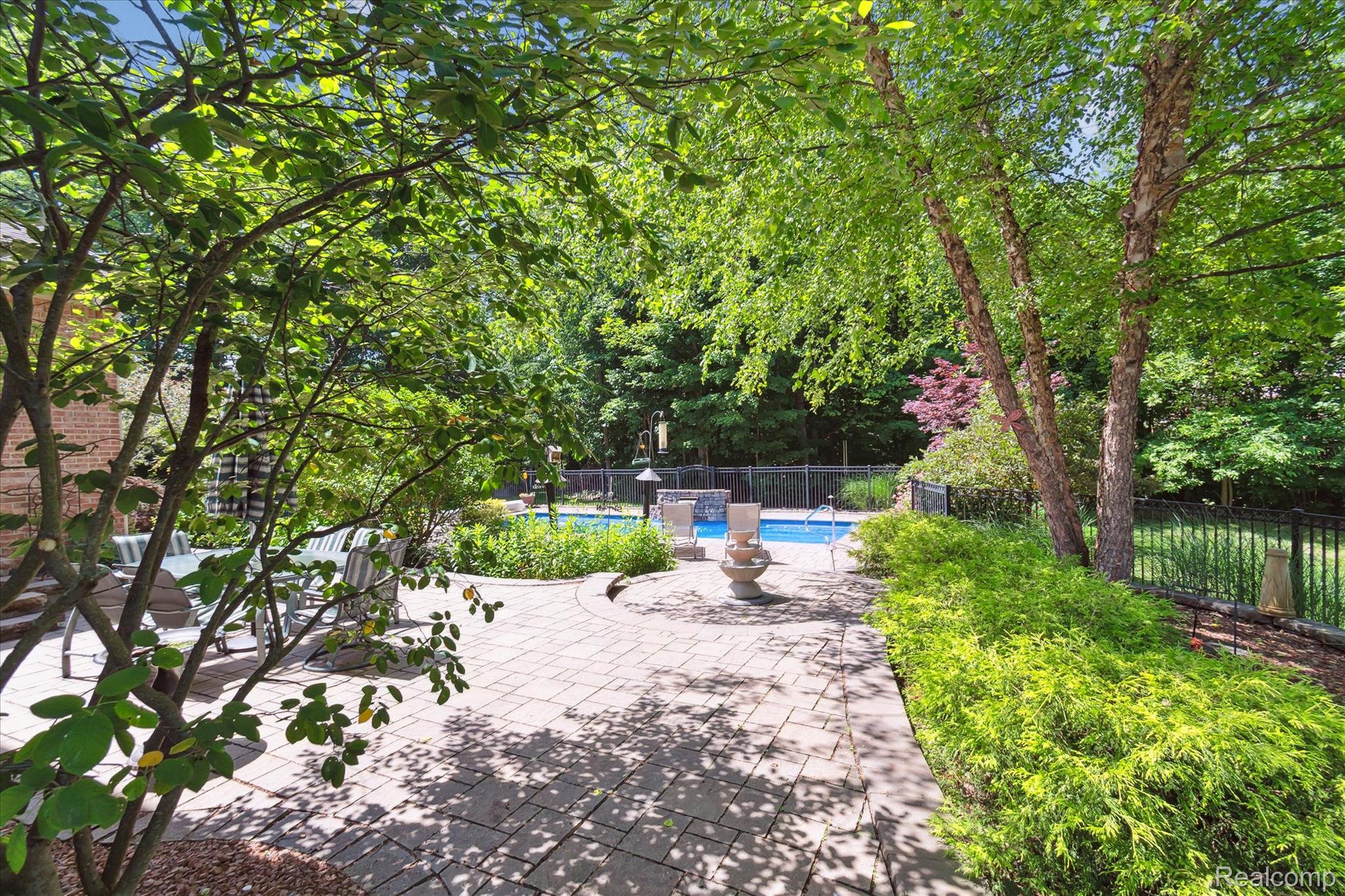 23900 Foxhollow Run