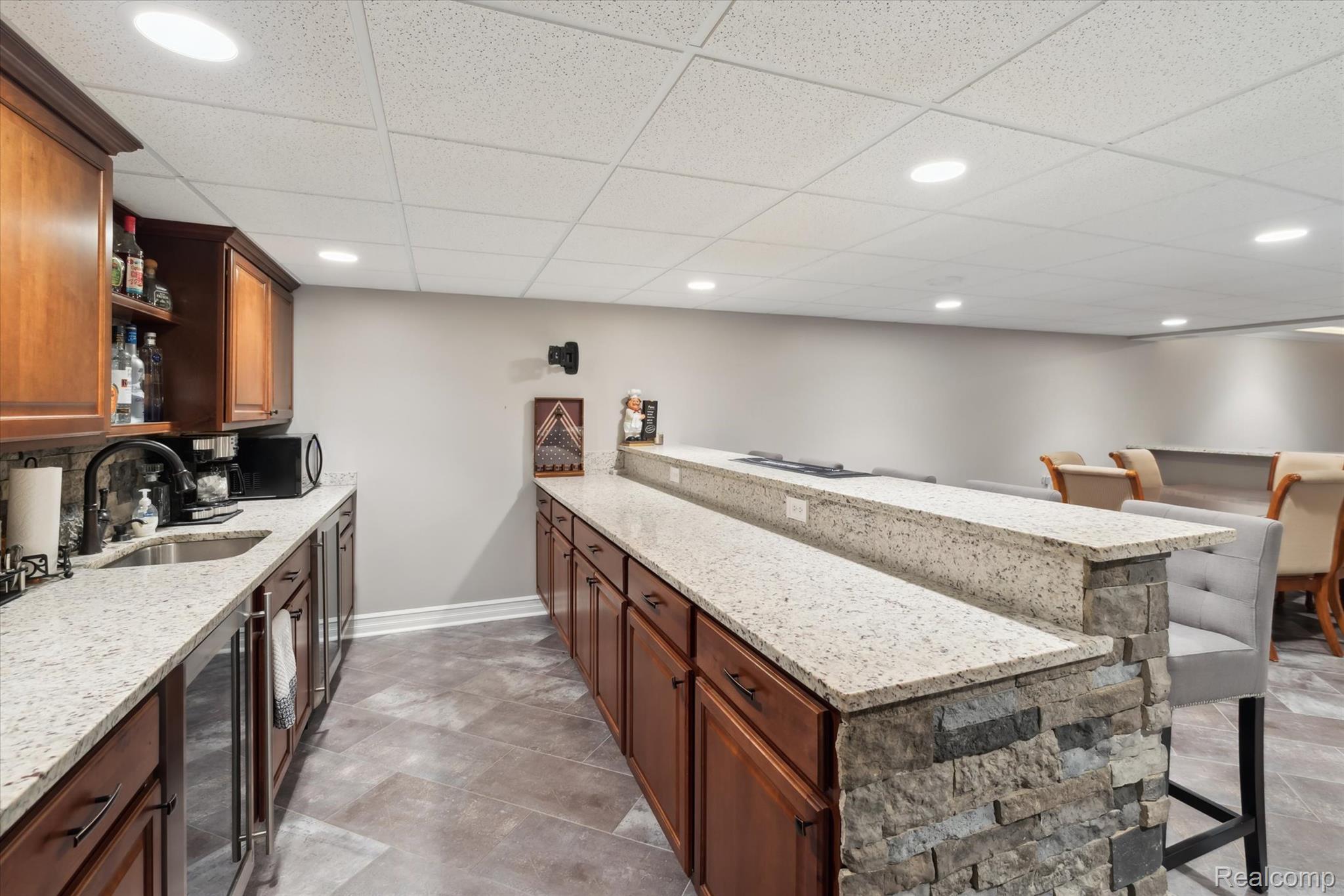 5405 Spitfire Drive Spitfire Drive