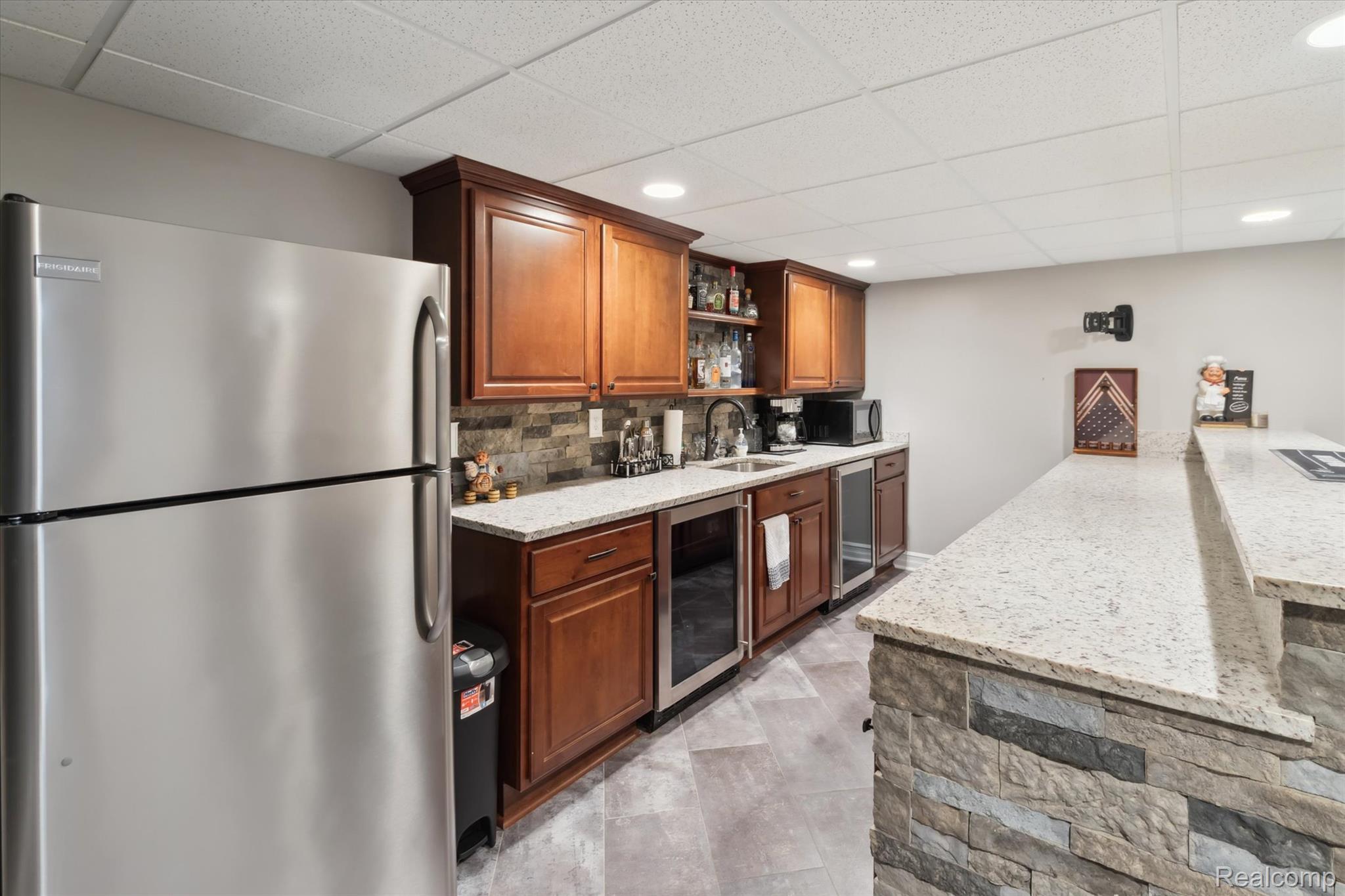 5405 Spitfire Drive Spitfire Drive