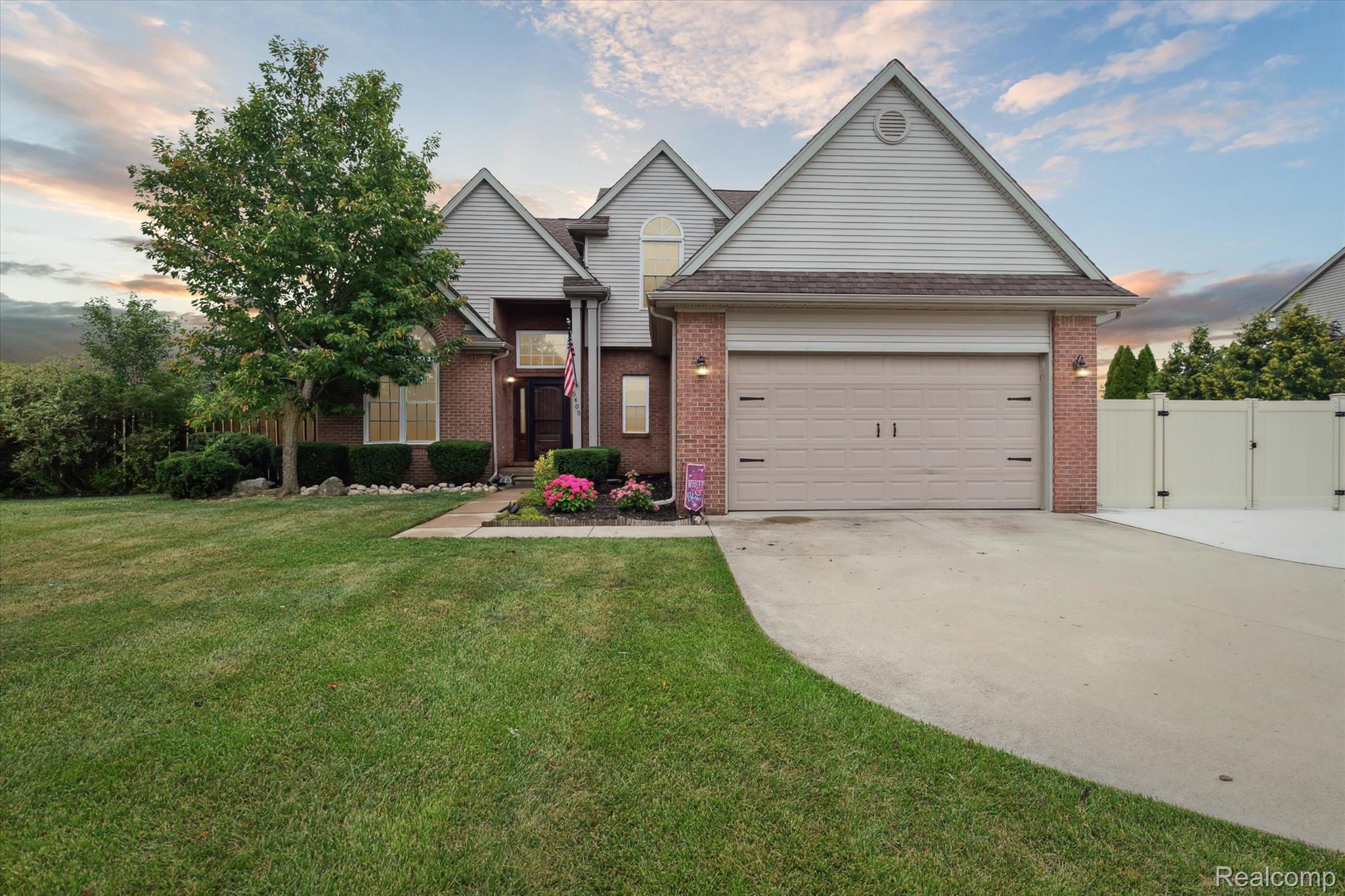5405 Spitfire Drive Spitfire Drive