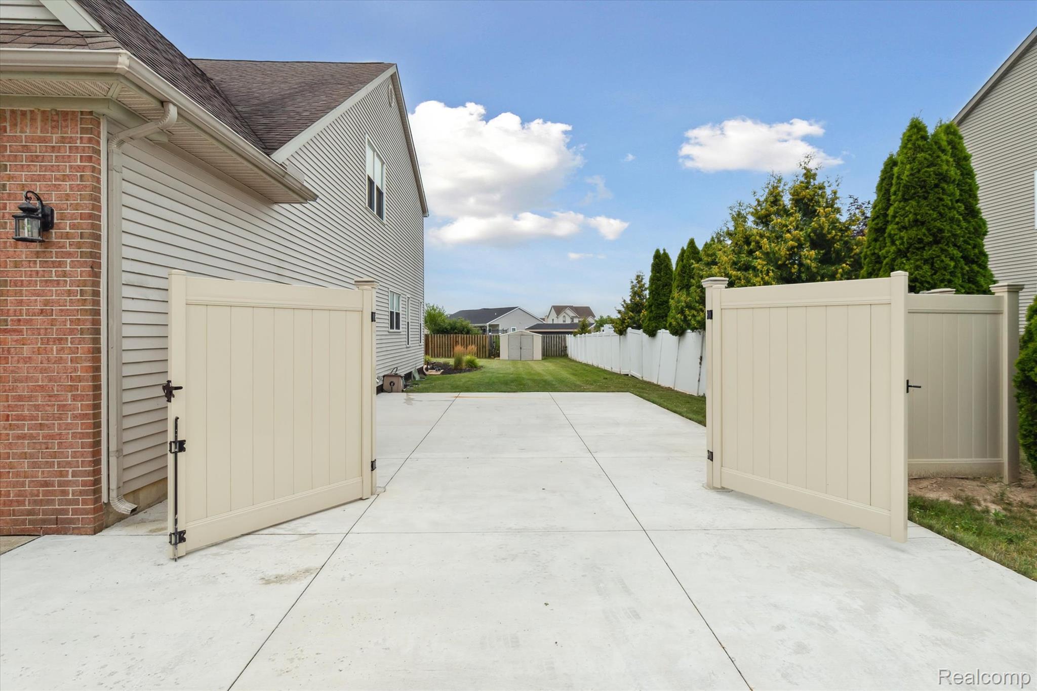 5405 Spitfire Drive Spitfire Drive