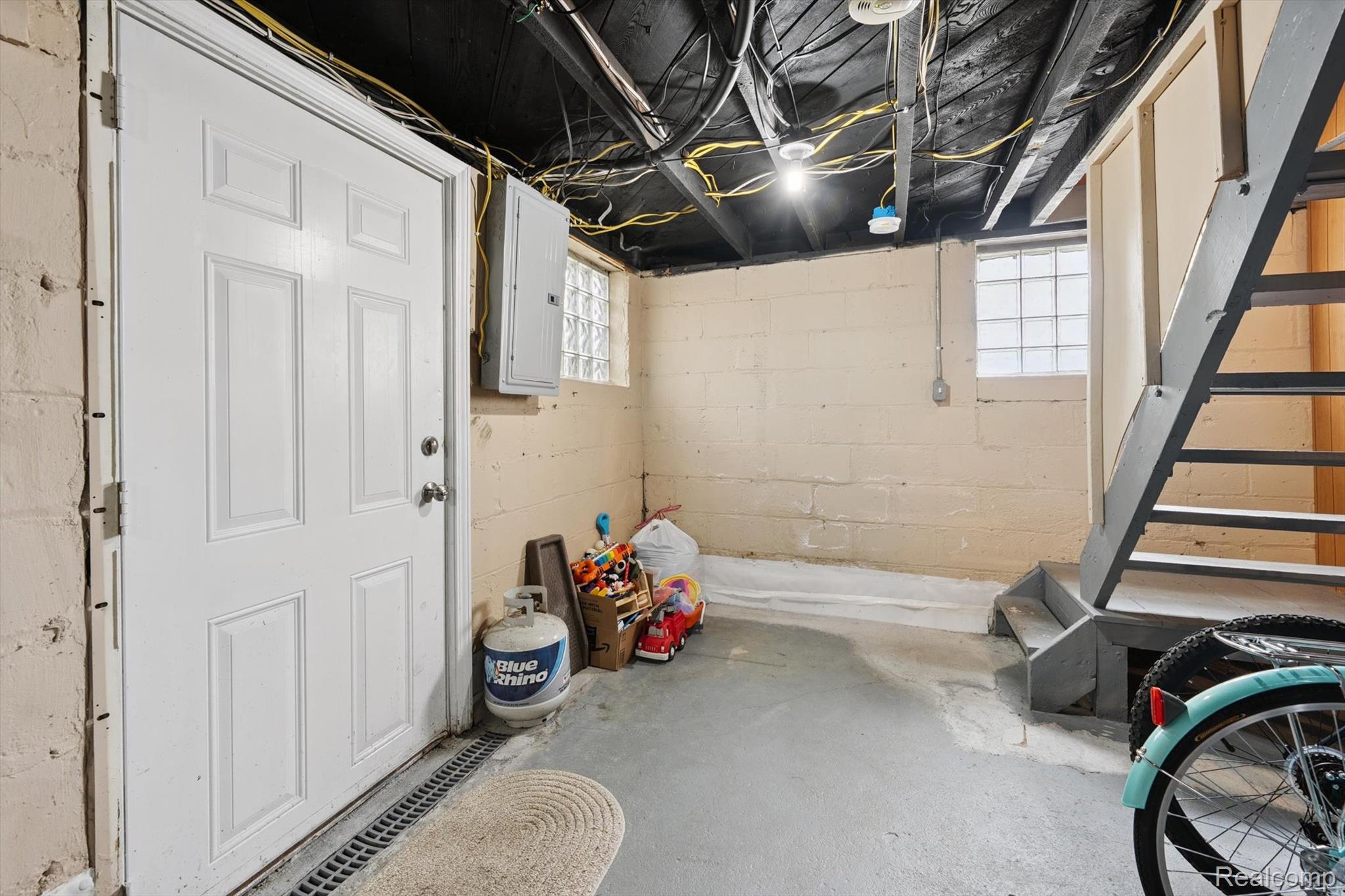 2032 3rd Street